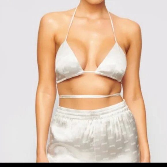 SKIMS Other - NWT SKIMS Jacquard Triangle Bralette in Marble (white) with SKIMS Logo Size M